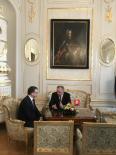 Minister kultúry odovzdal prezidentovi svoju abdikáciu