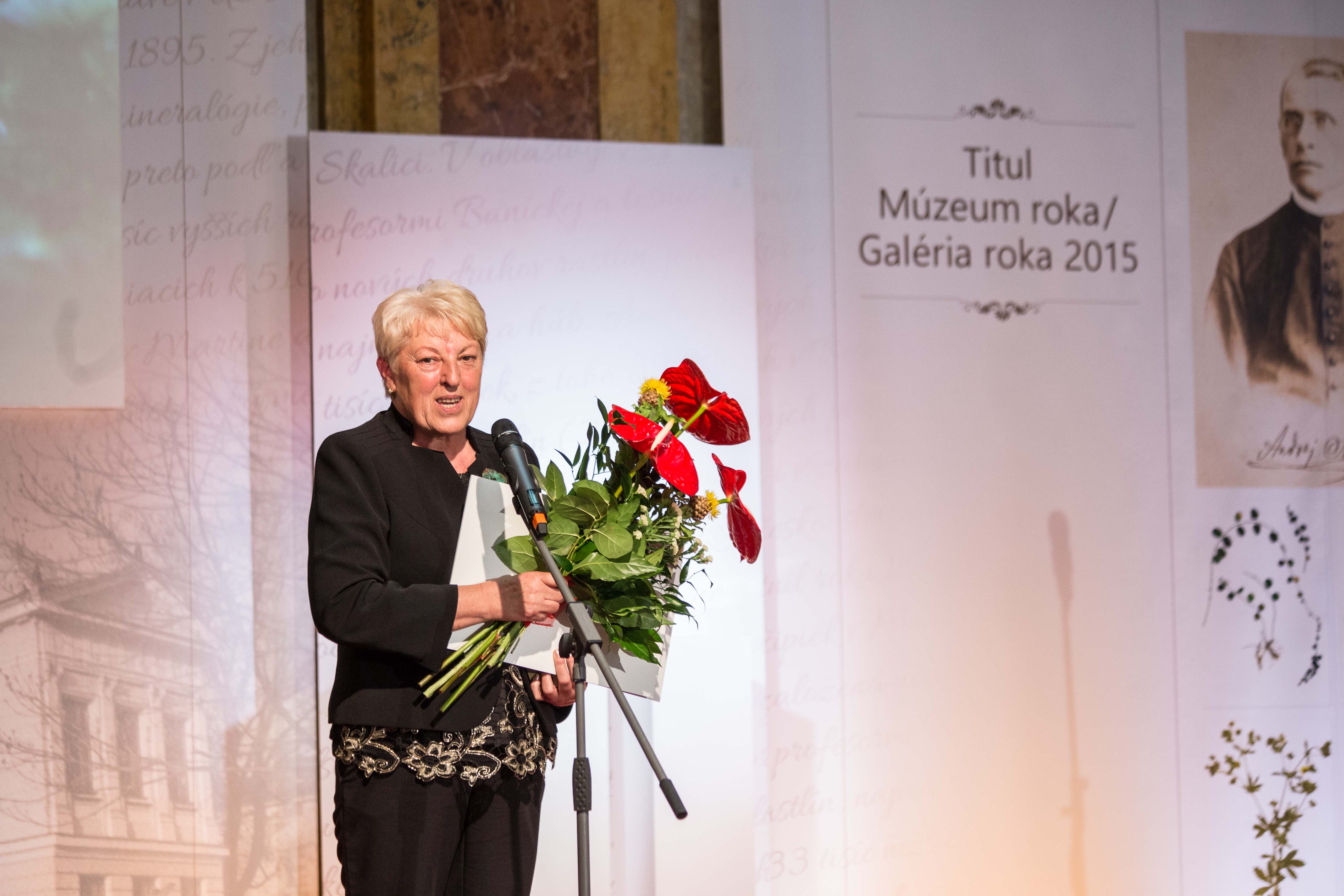 Riaditeľka Galérie roka 2015 - Oranskej galérie v Dolnom Kubíne Eva Ľuptáková. Foto: Katarína Acél - Gáliková