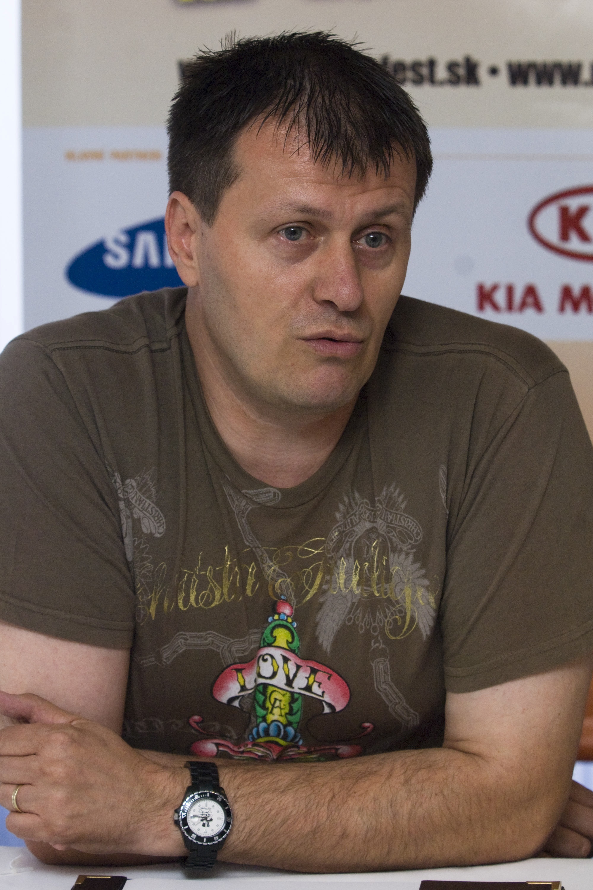 Zomrel rozhlasový moderátor Július Viršík