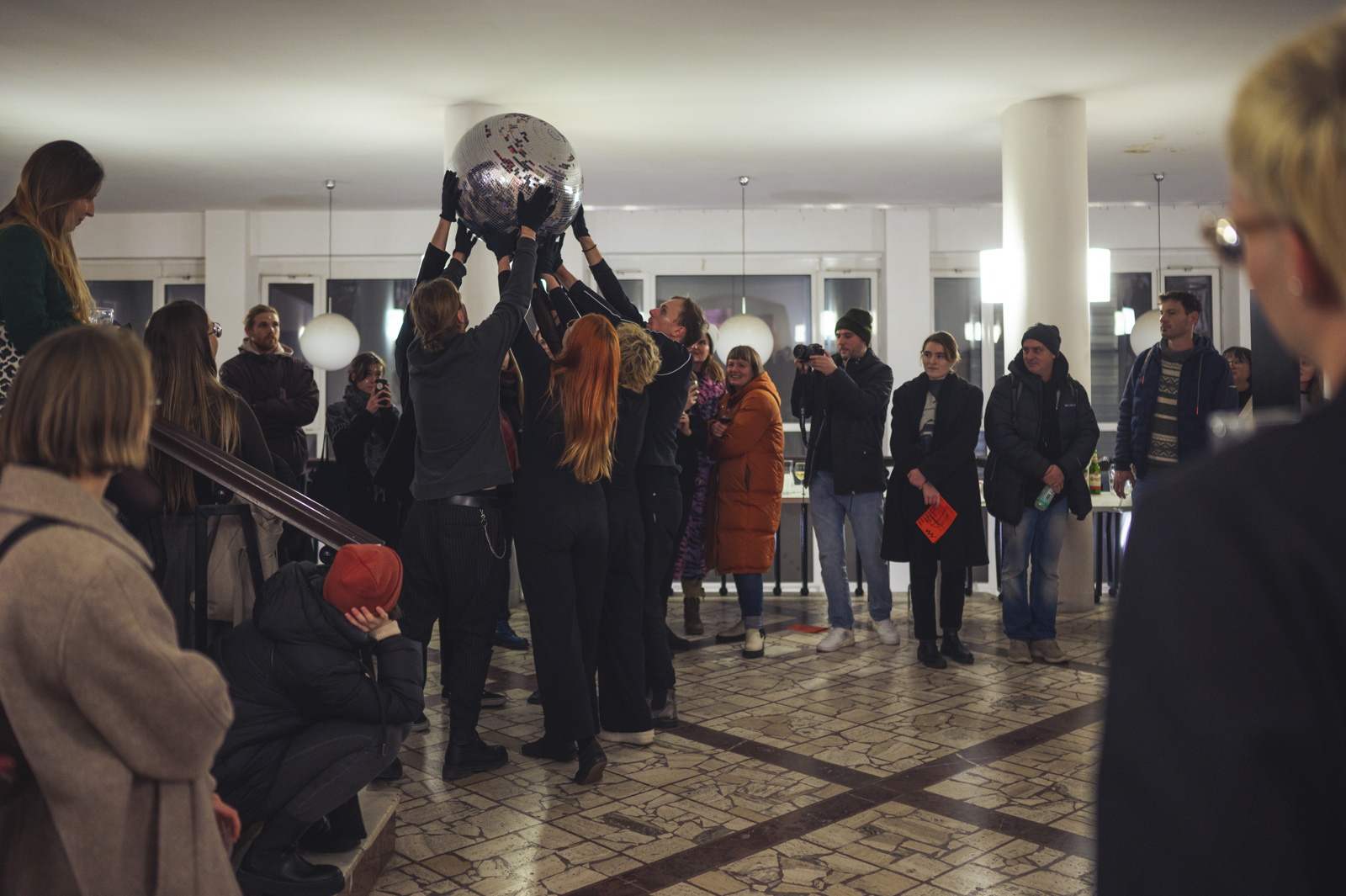 Kunsthalle Bratislava pozýva na novú výstavu: Nemá medze, čo od teba živý svet bude žiadať*