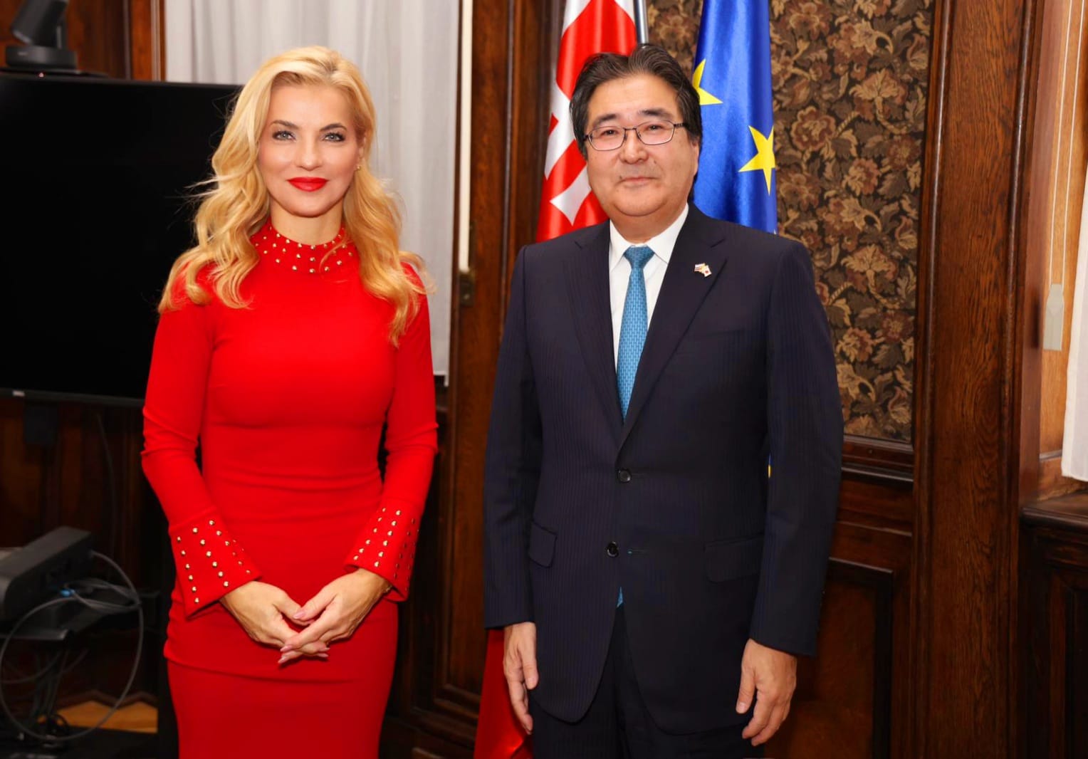Ministerka kultúry Martina Šimkovičová prijala na pôde rezortu japonského veľvyslanca Yasuhira Kawakamiho