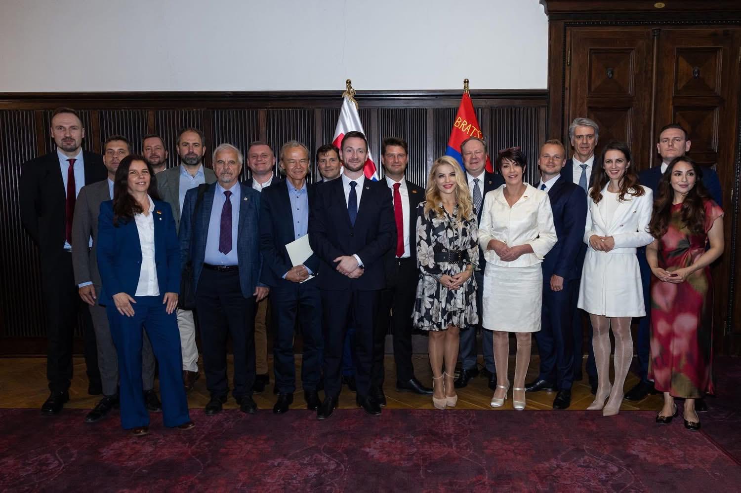 Ministerka kultúry Martina Šimkovičová sa stretla s europoslancami frakcie Európa suverénnych národov