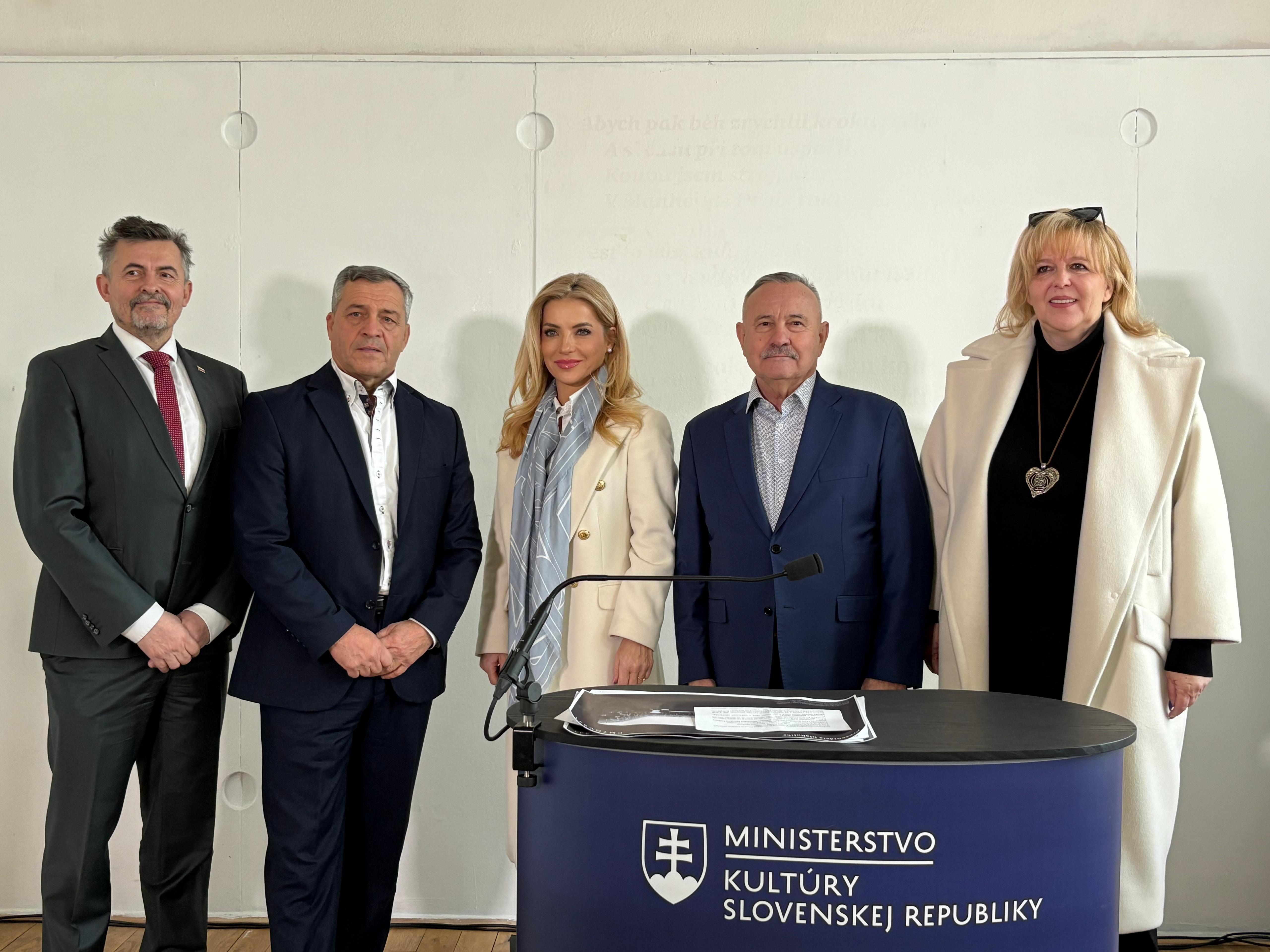 Ministerstvo kultúry Slovenskej republiky a Slovenská národná knižnica zahájili projekt „Oprava a obnova 1. historickej budovy Matice slovenskej – Literárneho múzea SNK“ symbolickým odovzdaním kľúčov