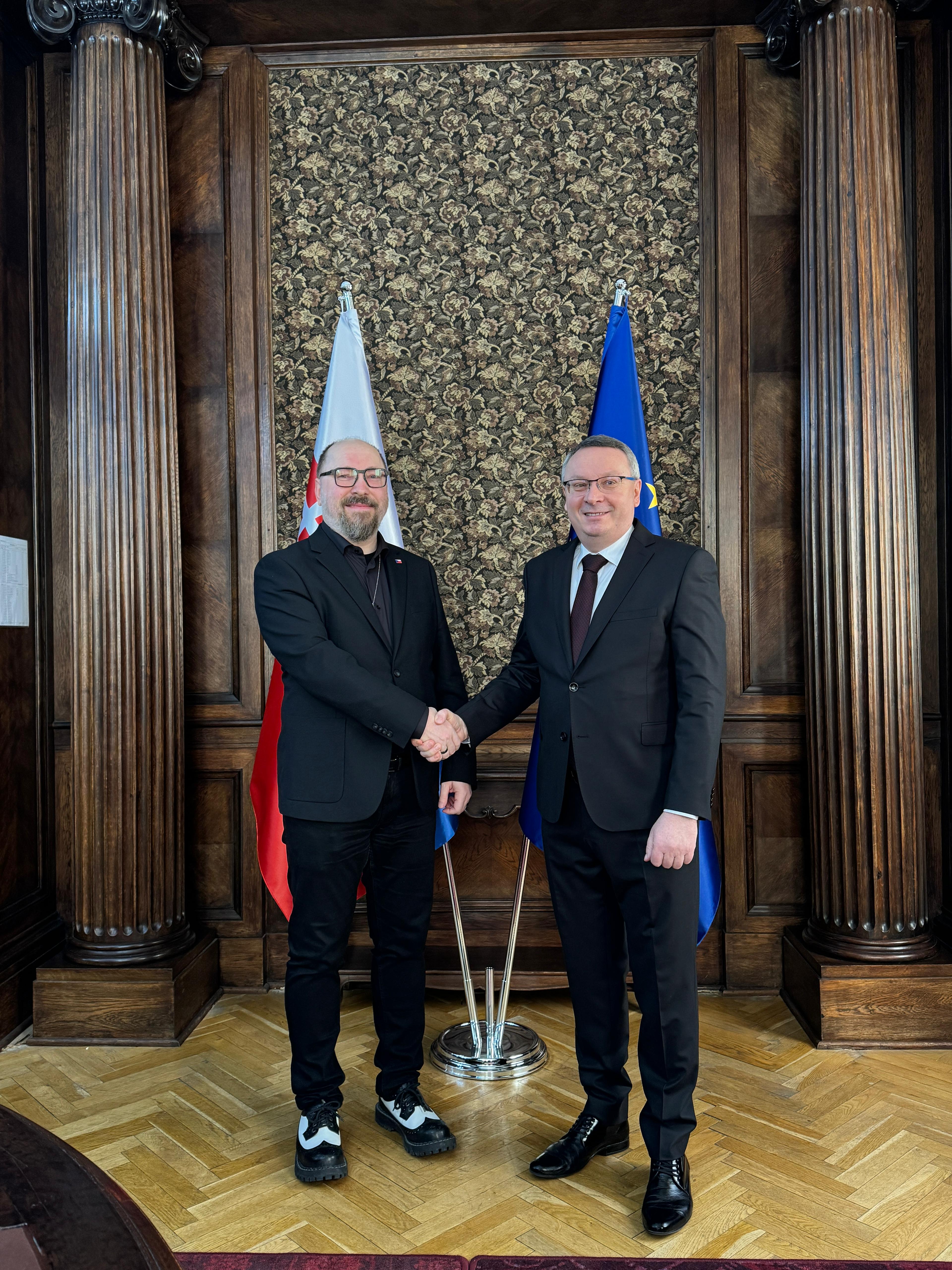 Štátny tajomník Ministerstva kultúry SR Tibor Bernaťák prijal na rezorte námestníka ministra kultúry Českej republiky Adama Godyho Kociána