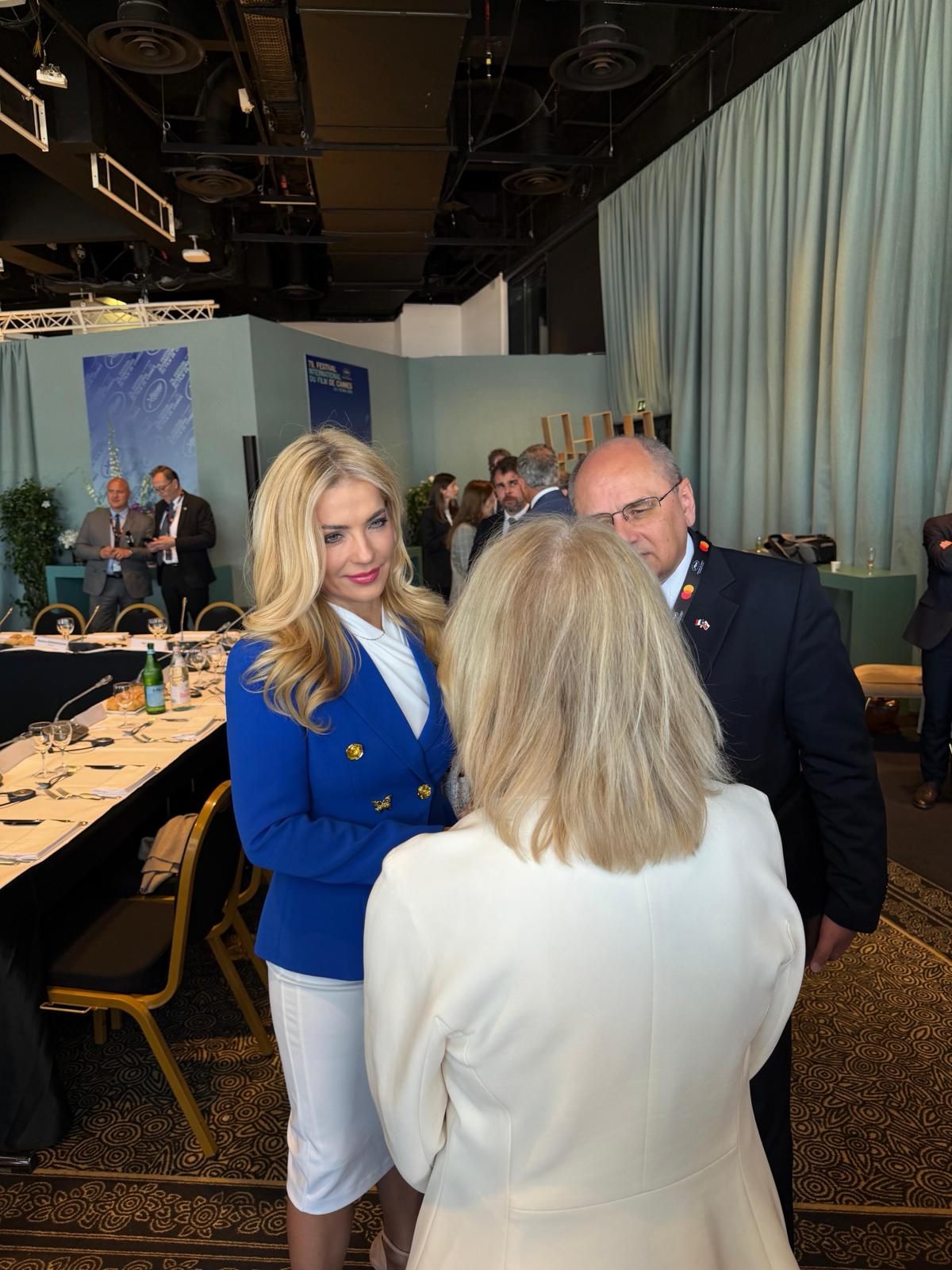 Martina Šimkovičová s francúzskou ministerkou kultúry Catherine Pégard