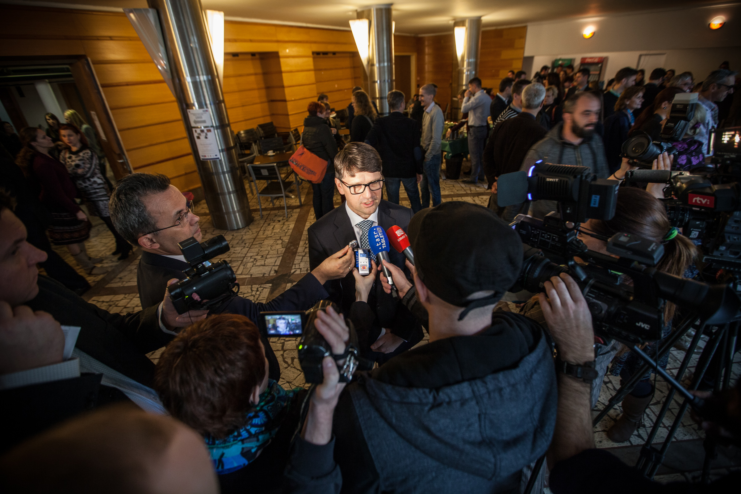 Po skončení prezentácie odpovedal minister aj na otázky novinárov