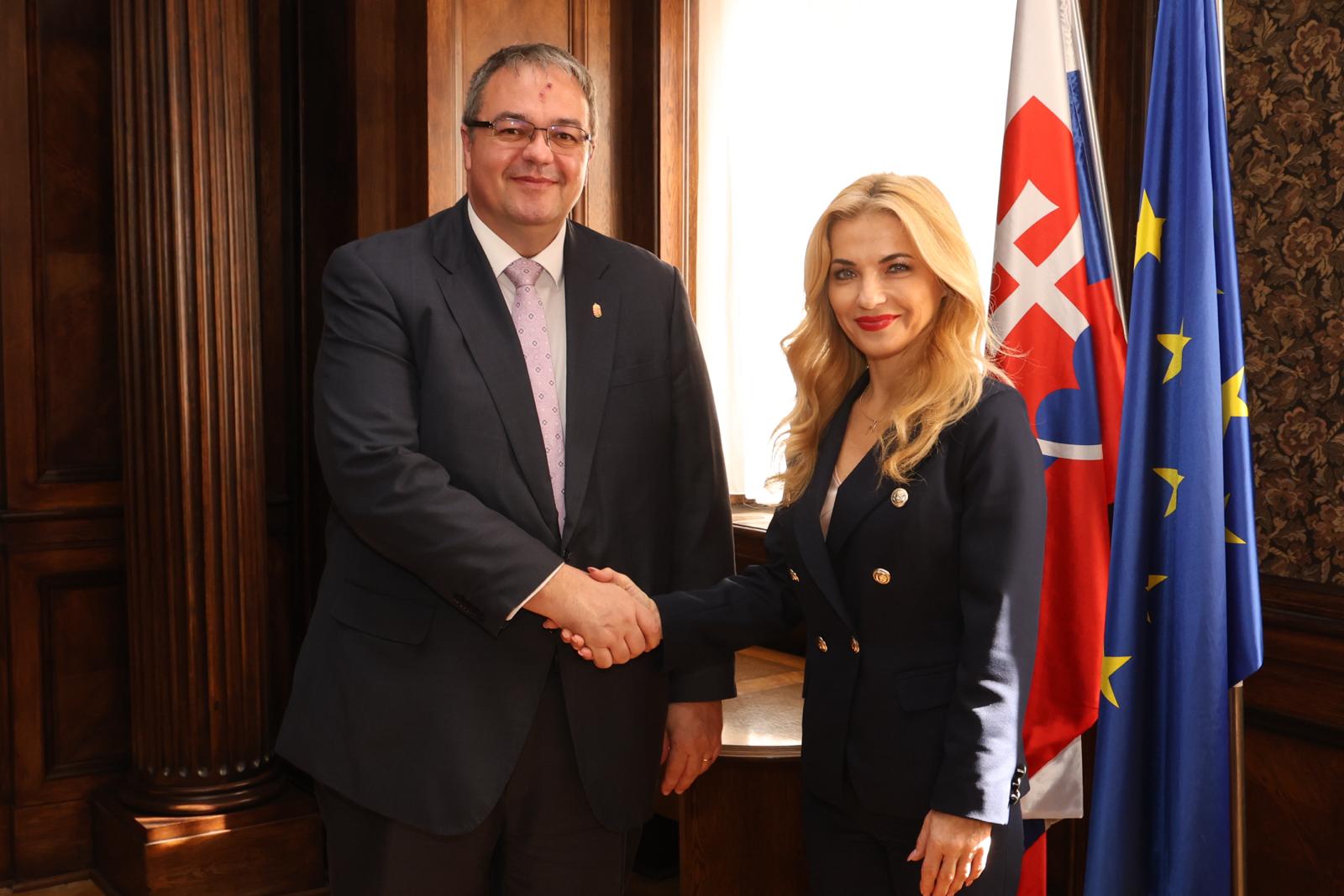 stretnutie s maďarským veľvyslancom